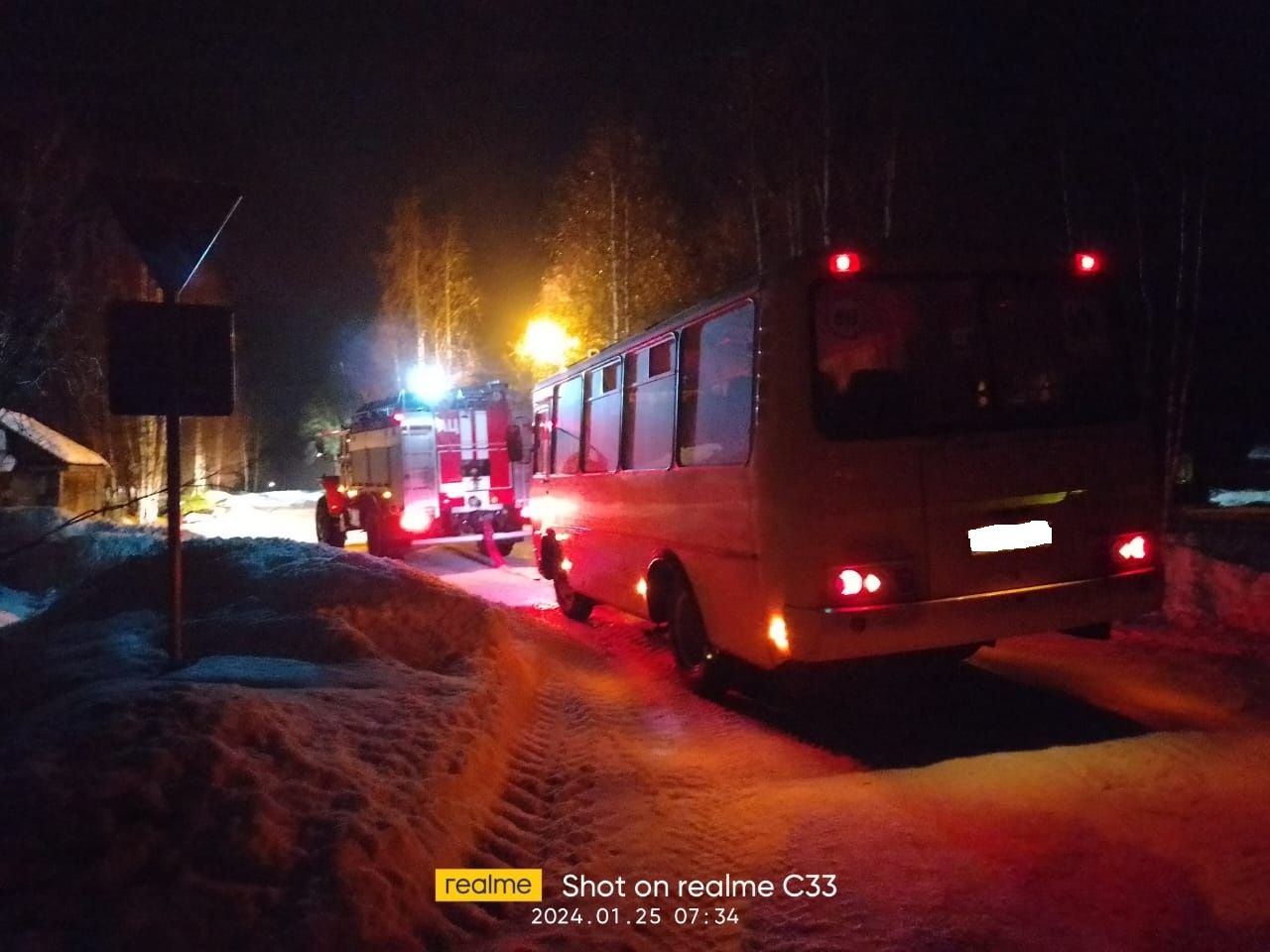 Школьный автобус попал в аварию в Олонецком районе