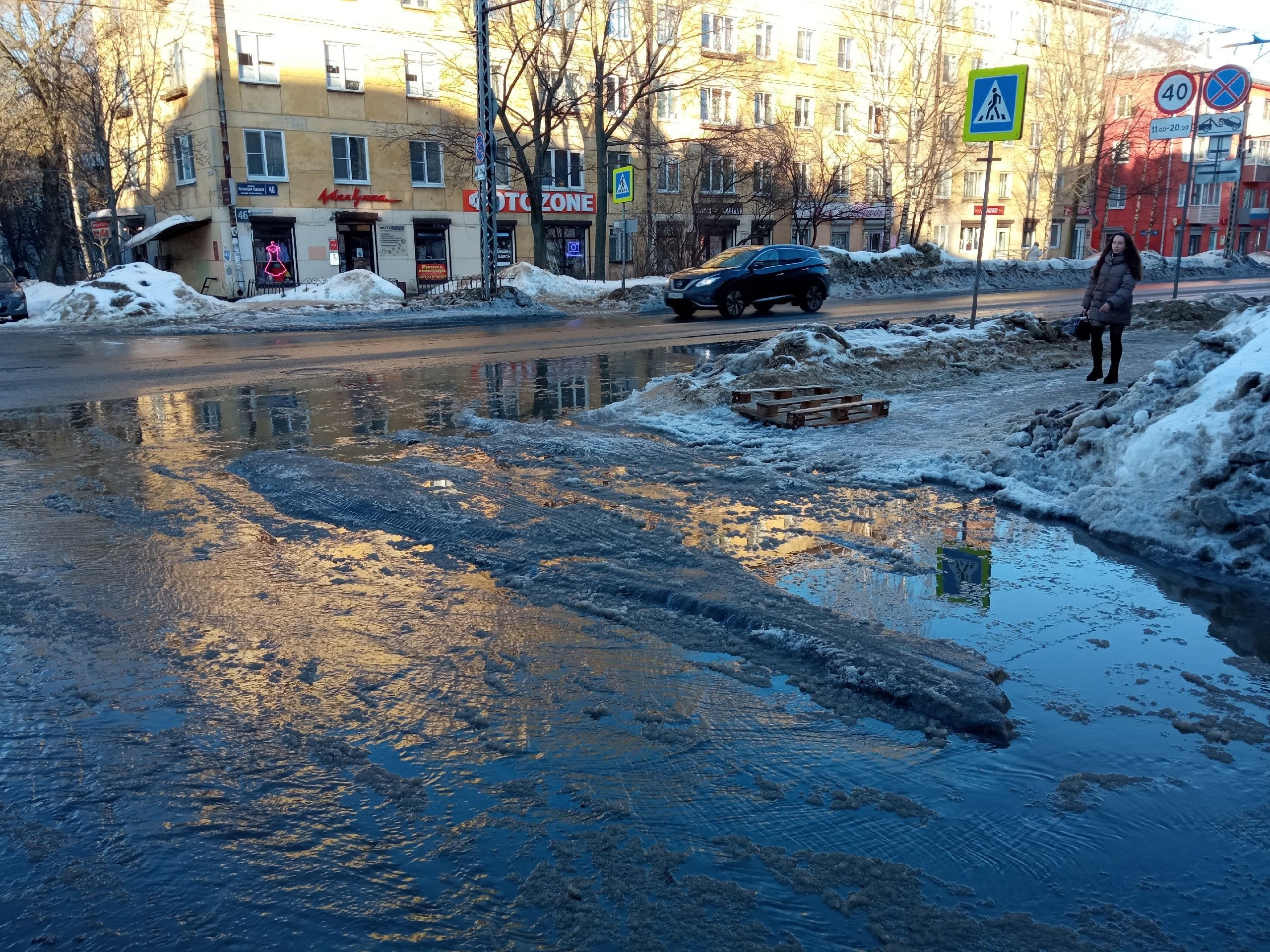 «Река от Мерецкова до Невского»: петрозаводский фотограф снял разлив в Петрозаводске