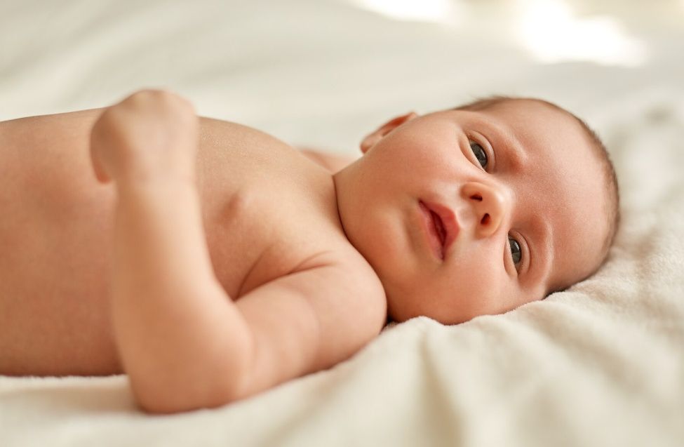 Недобросовестный поставщик оставил малышей в Республиканском перинатальном центре без белья