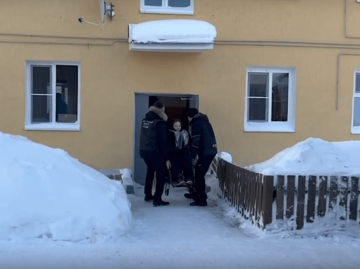 Девушка с инвалидностью из Святозеро переехала из аварийного жилья в благоустроенное