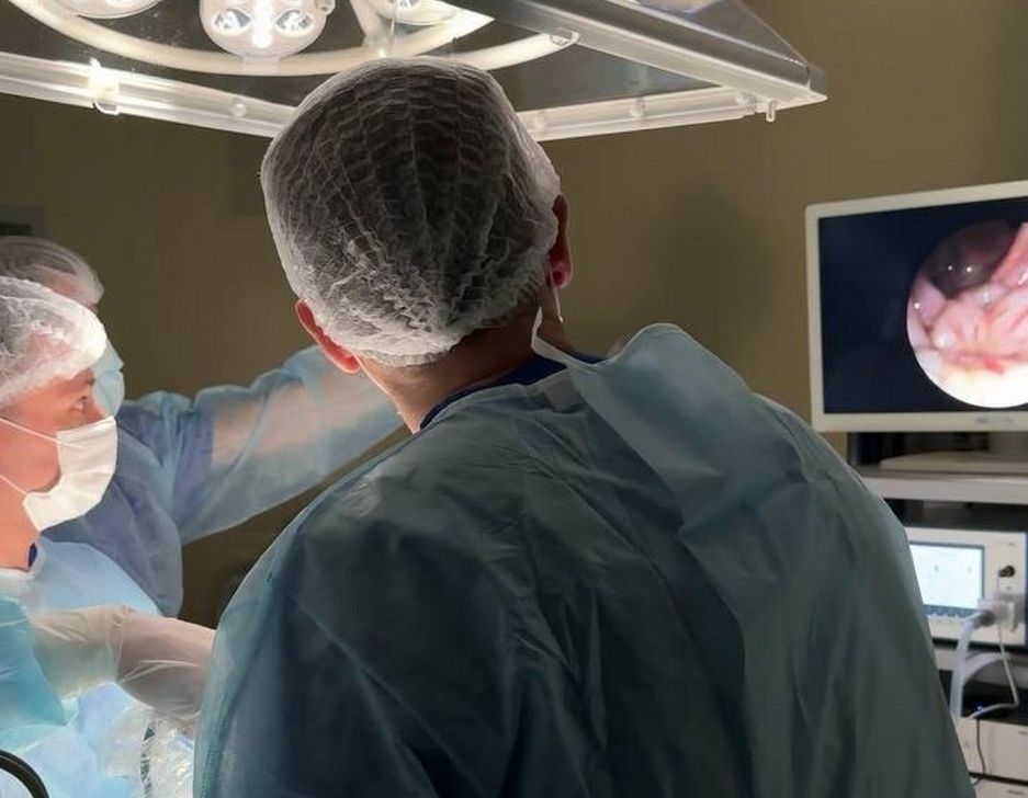 «Жизнь висела на волоске»: карельские хирурги спасли мужчину с ножевым ранением