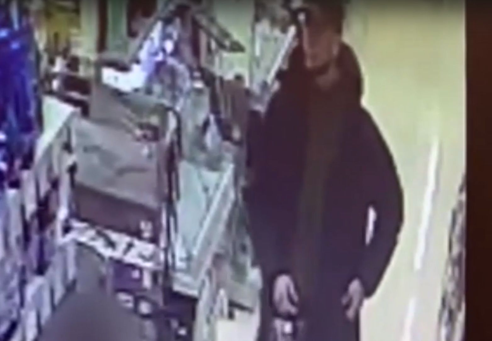 В Петрозаводске полиция разыскивает подозреваемого