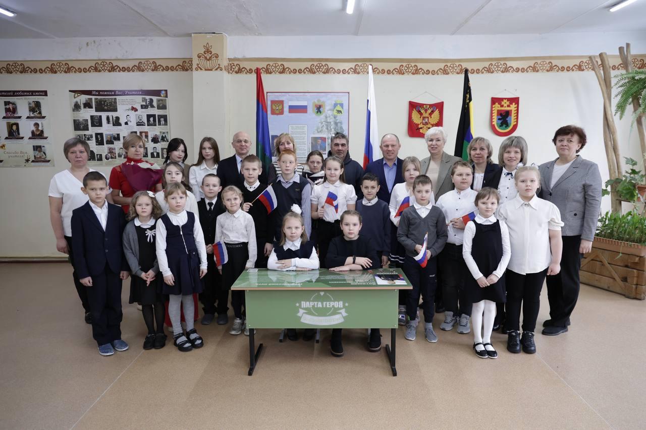 «Парту Героя» в честь участника СВО Максима Поташева открыли в школе села Шуньга