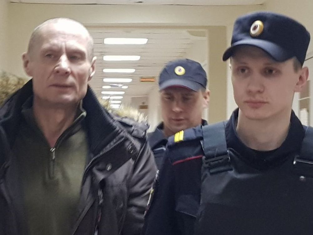 Экс-министру сельского хозяйства Карелии продлили арест до 13 августа Экс-министру сельского хозяйства Карелии продлили арест до 13 августа