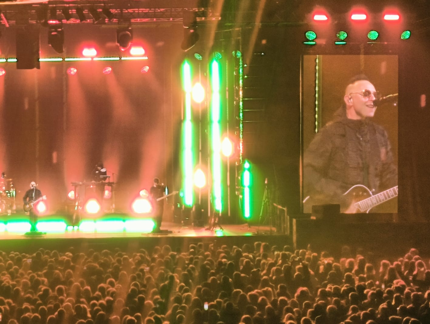 Группа «Звери» дала бомбический концерт в ледовом дворце Кондопоги