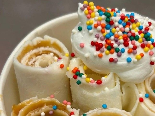 Житель Кондопоги с помощью господдержки открыл производство жареного мороженого и необычной сахарной ваты