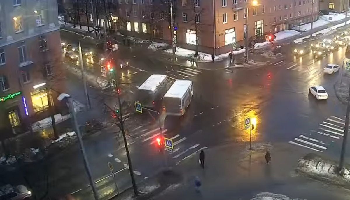 Маршрутки устроили гонки в центре Петрозаводска