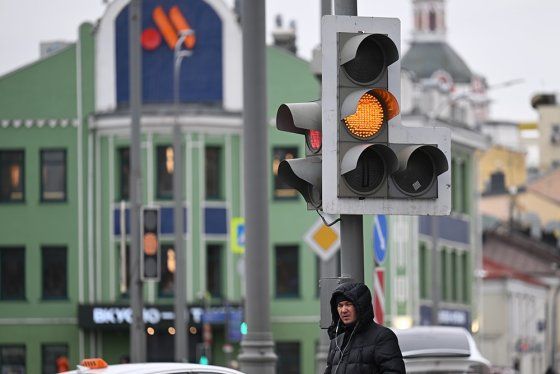 Суд поставил точку в спорах о праве водителей проезжать на желтый свет