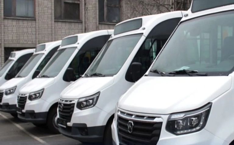 Шесть микроавтобусов приобретут для дачных направлений в Карелии