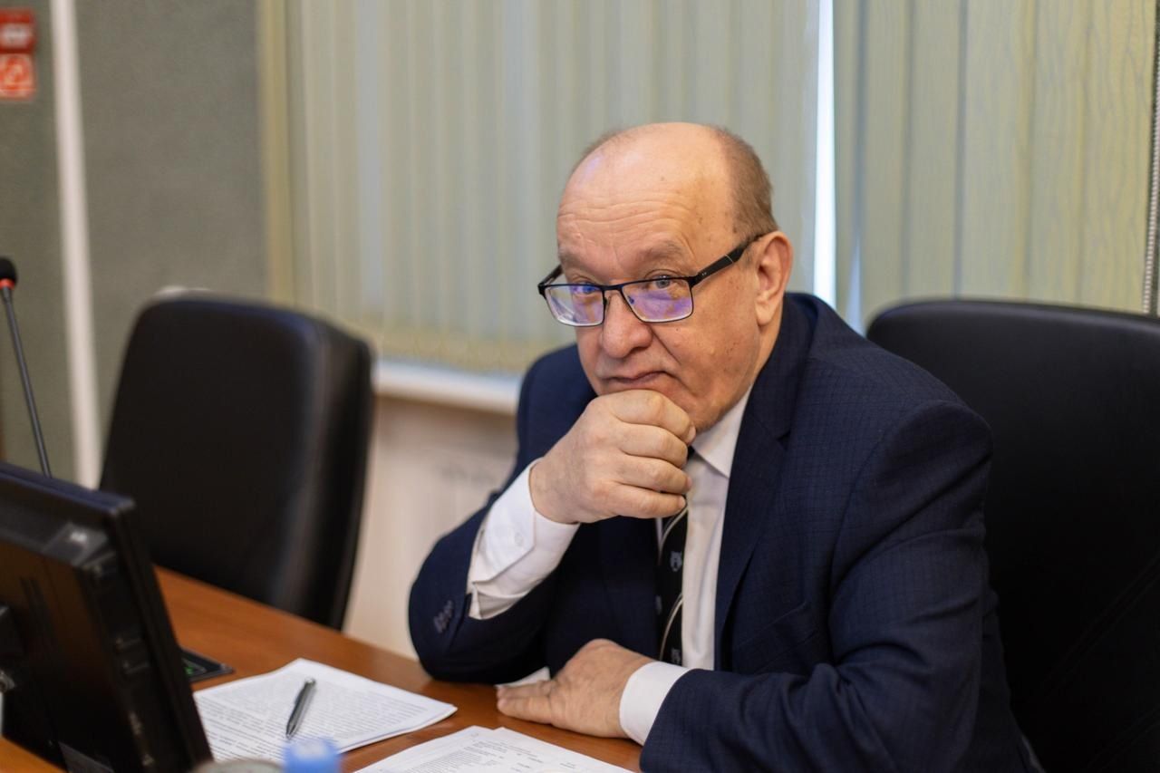 Спикер парламента Карелии вручил Почетную грамоту парламента Юрию Шабанову