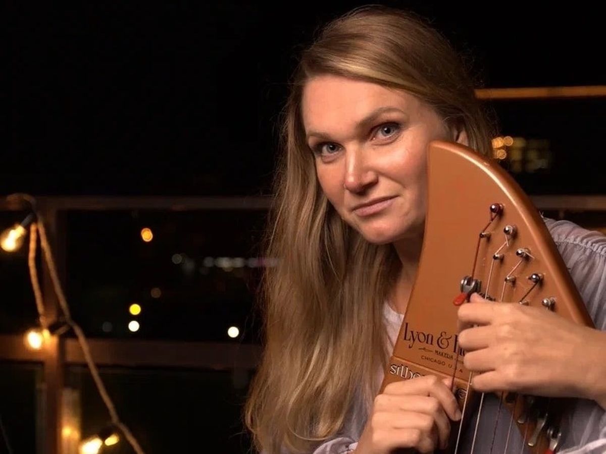 В Петрозаводске вновь выступит электроарфистка из Санкт-Петербурга Ольга Максимова