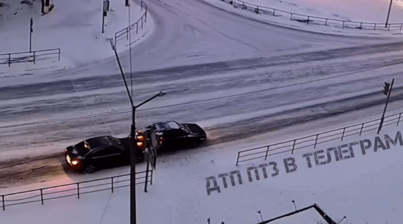 В Карелии остановившийся после ДТП автомобиль протаранила еще одна машина