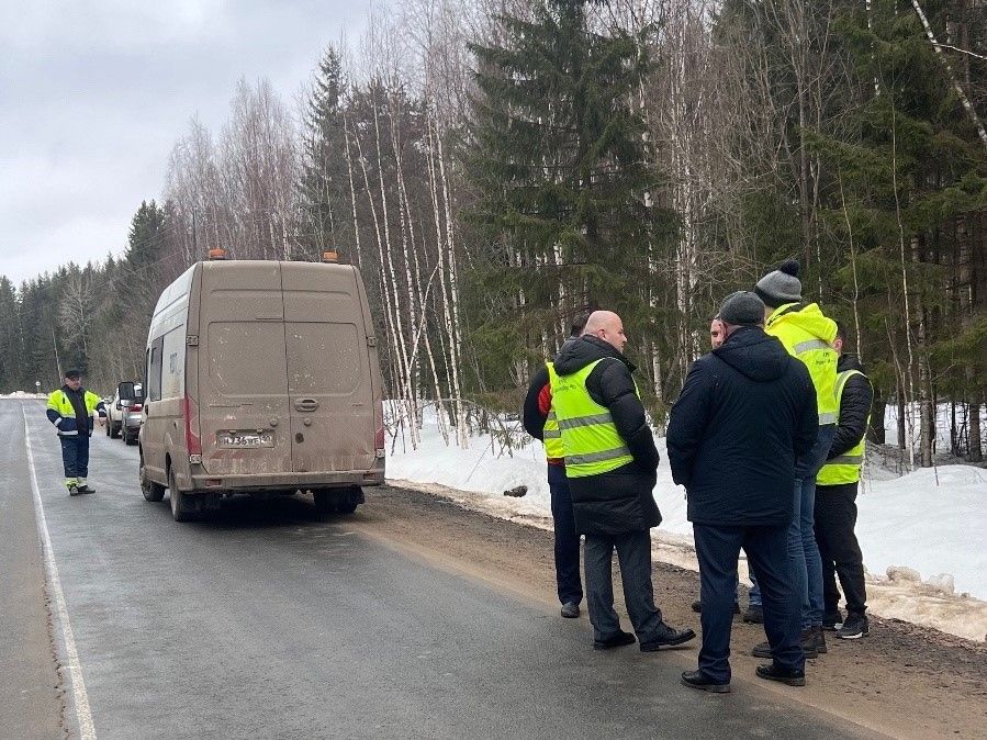 Чиновники и эксперты осмотрели дороги к дачным кооперативам в Прионежском районе