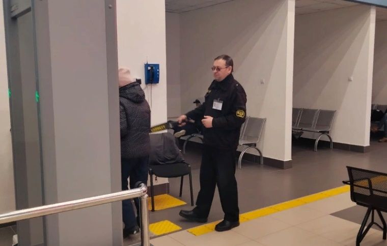 Охрана автовокзала Петрозаводска начала досматривать ручную кладь и багаж пассажиров