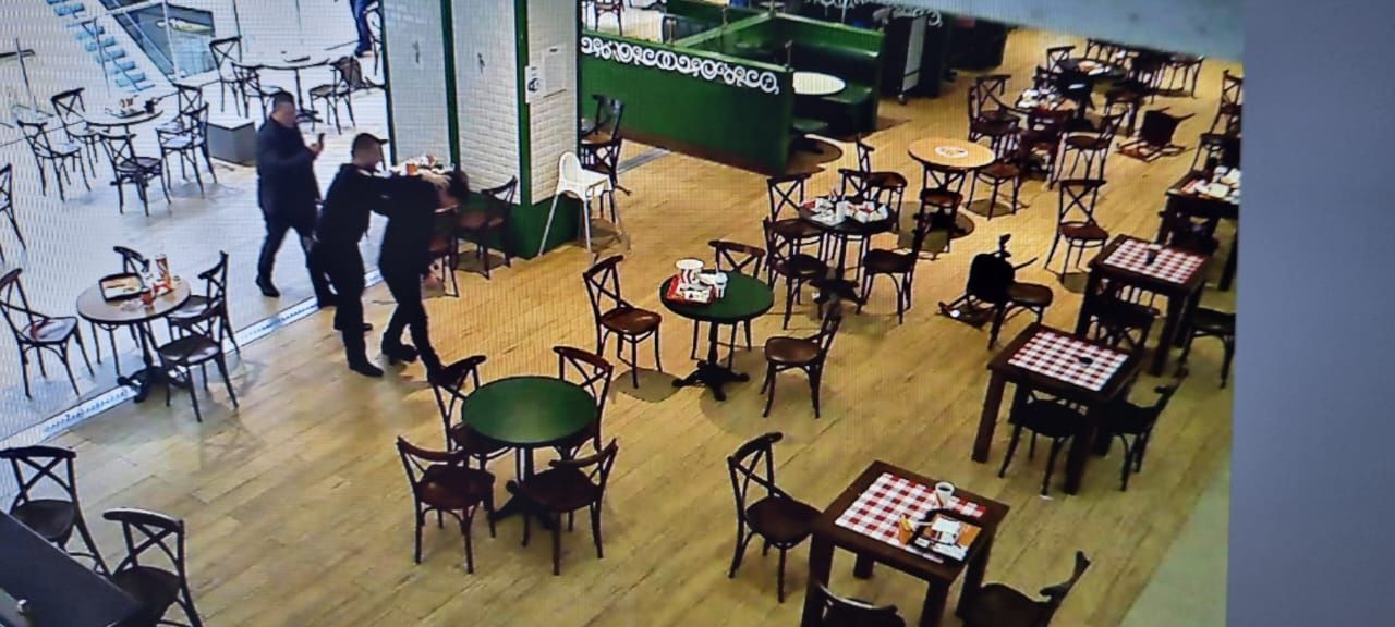 В Петербурге из-за бомбы эвакуировали торгово-развлекательный комплекс «Лондон Молл»