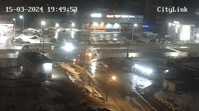 Водитель маршрутки спровоцировал ДТП в Петрозаводске — видео