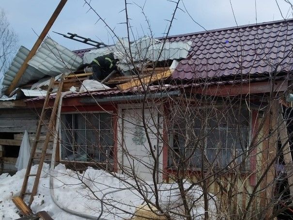 Начальник пожарной части в карельском поселке вынес человека из огня