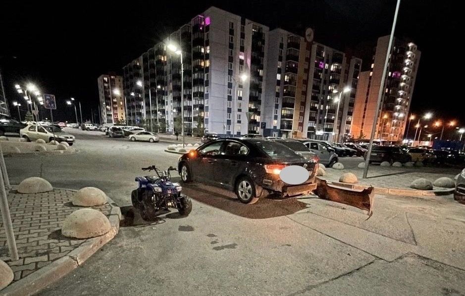 В Петрозаводске 19-летний нетрезвый водитель квадроцикла врезался в легковой автомобиль