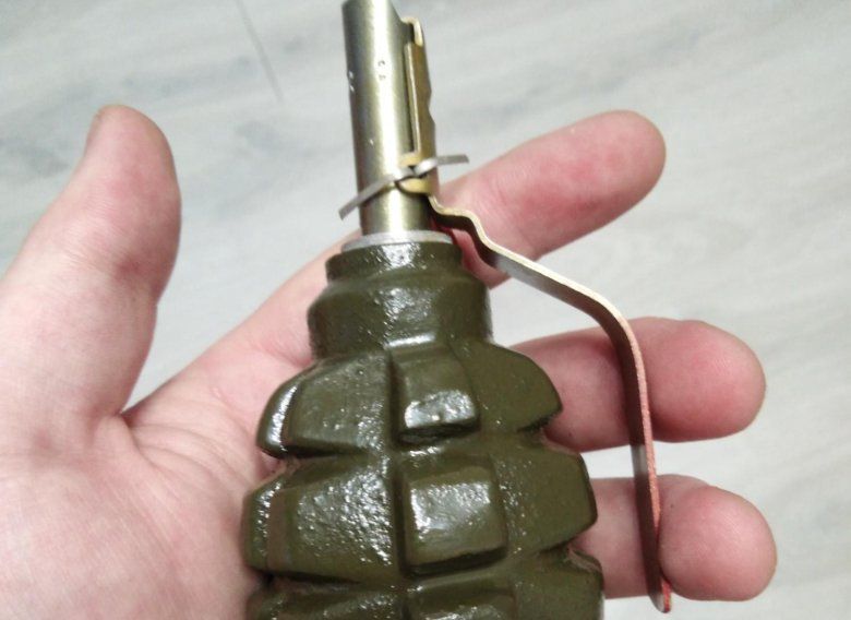 В Петрозаводске на детской площадке дети нашли гранату