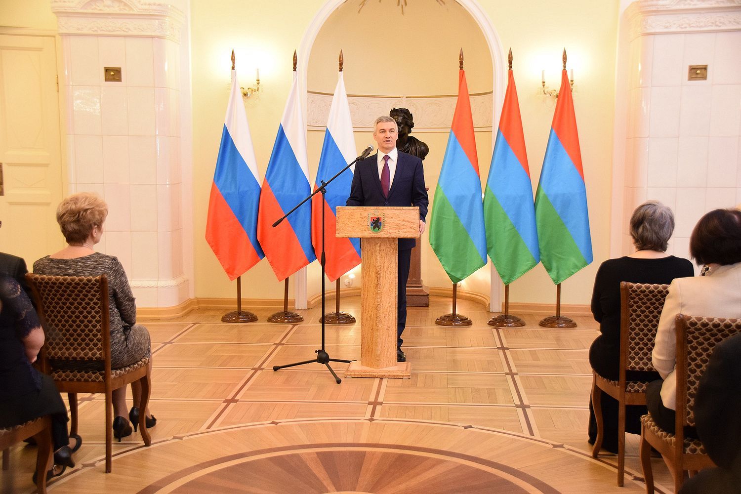 Выяснилось, кого отмечают новой наградой «За безупречную службу Республике Карелия»