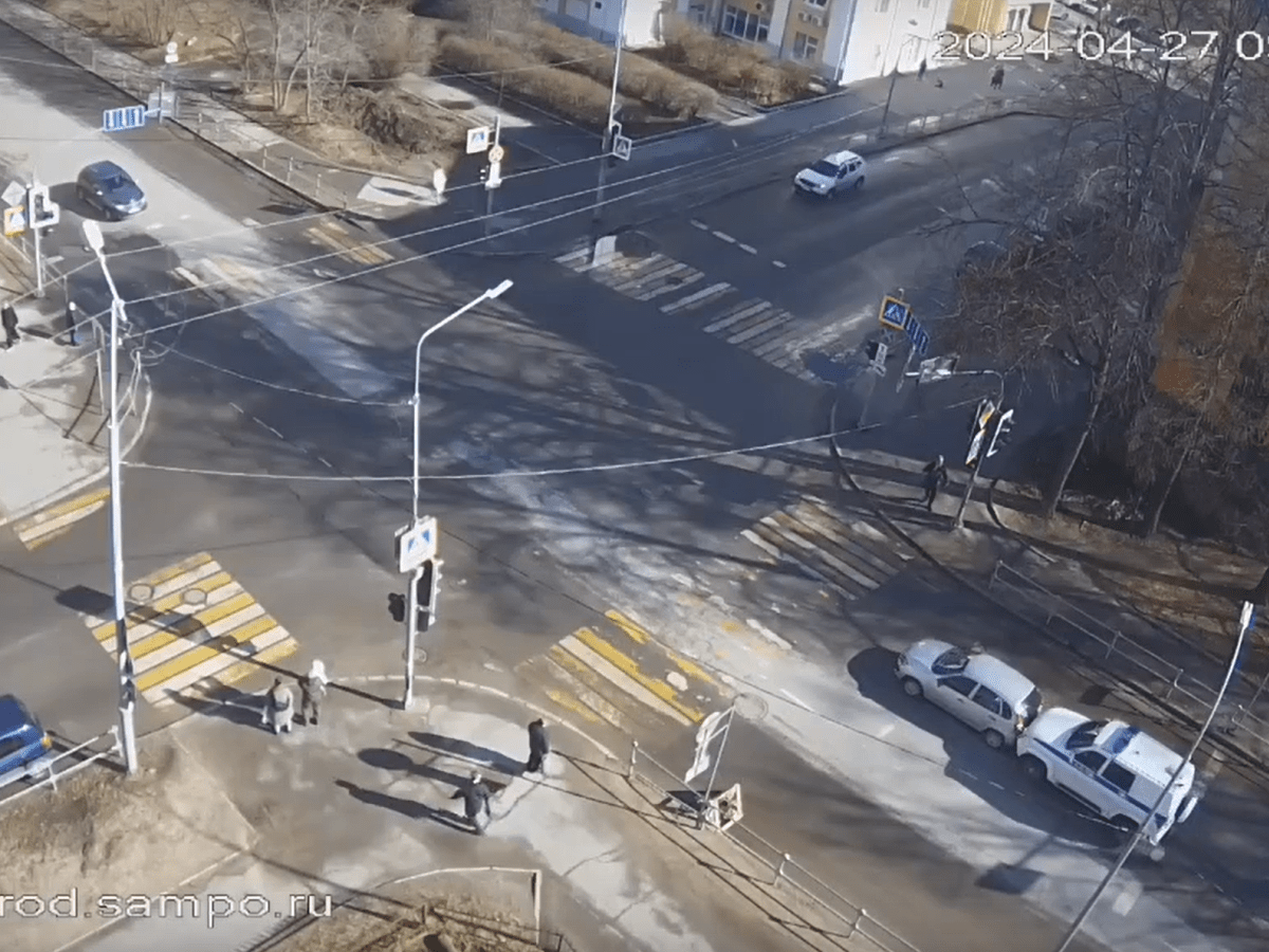 Полицейский УАЗ столкнулся с легковым автомобилем в Петрозаводске