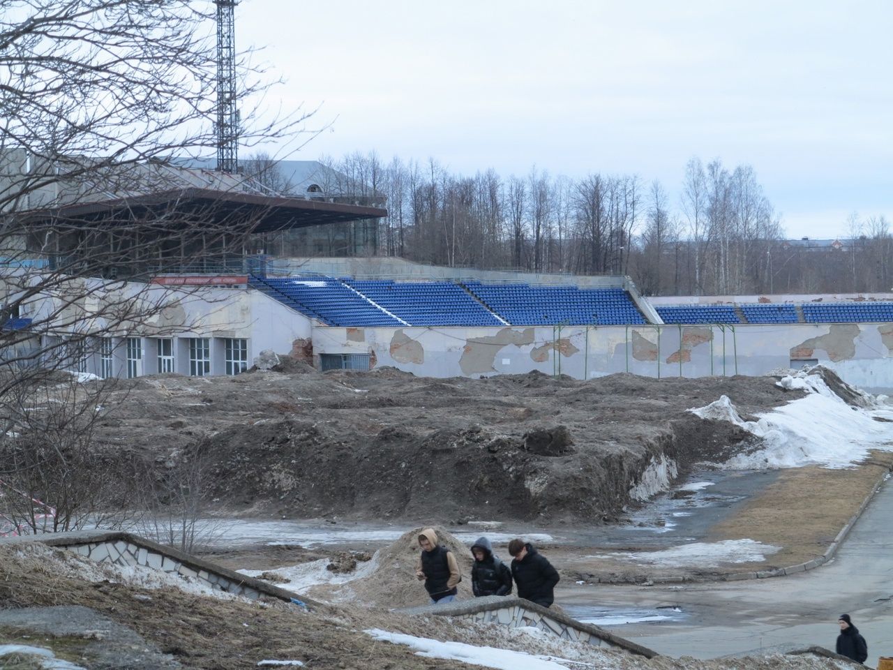 Минприроды оценило опасность грязного снега, оставшегося после уборки Петрозаводска