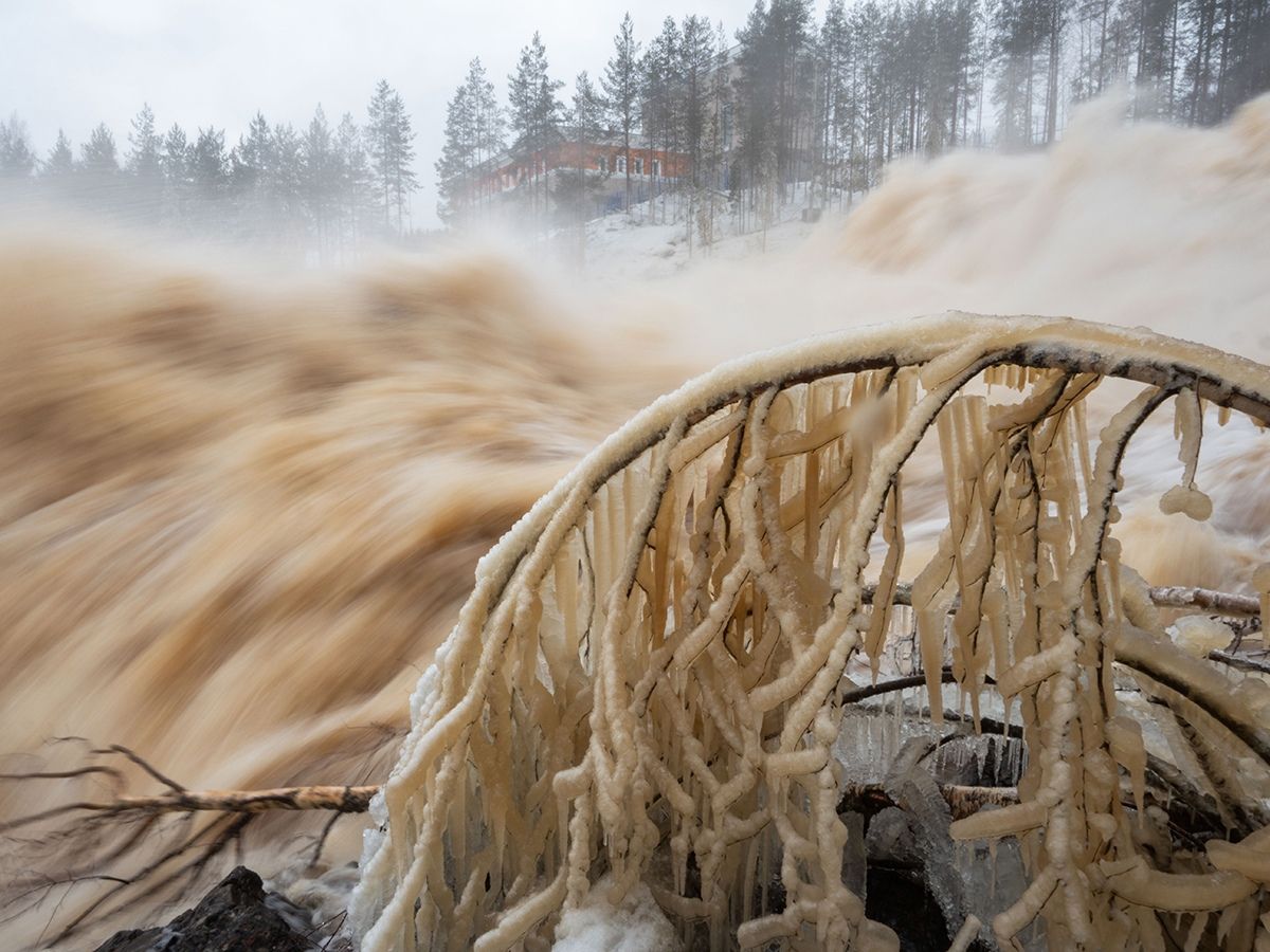 Опубликовано видео с ожившим водопадом Гирвас