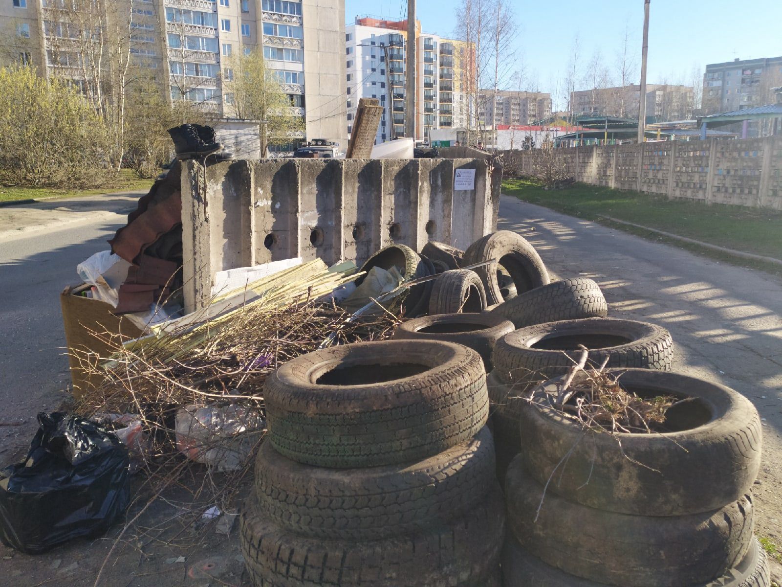 156 автомобильных шин вывезли с петрозаводских контейнерных площадок ...
