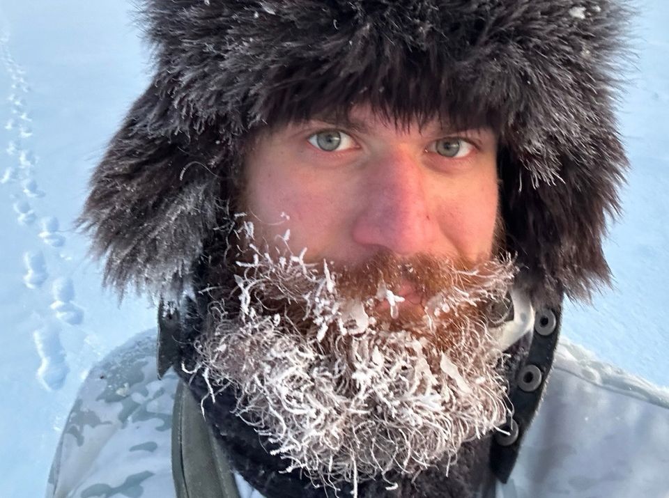 «Они просто делали свою работу». История спасения жителя Карелии, который на острове поранил руку циркулярной пилой