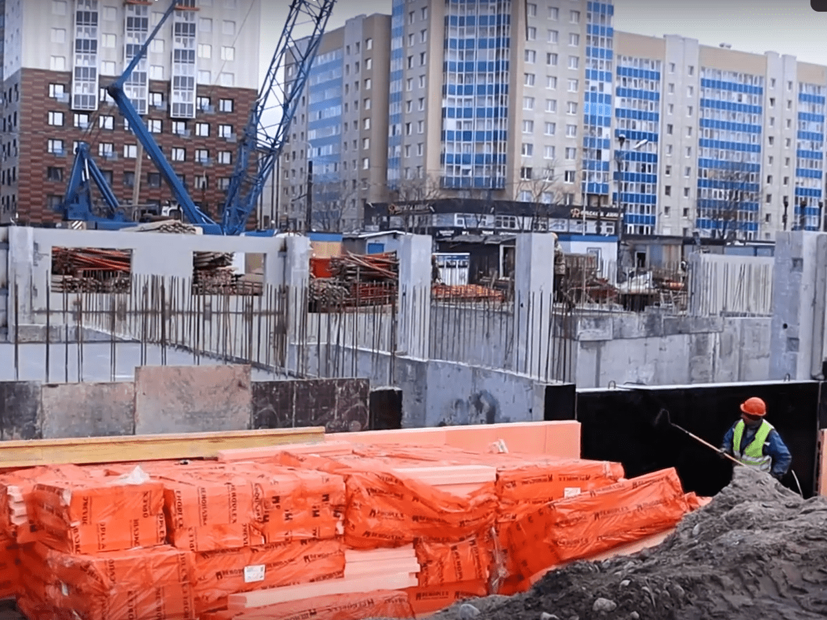 Подрядчик рассказал о ходе строительства поликлиники на Кукковке