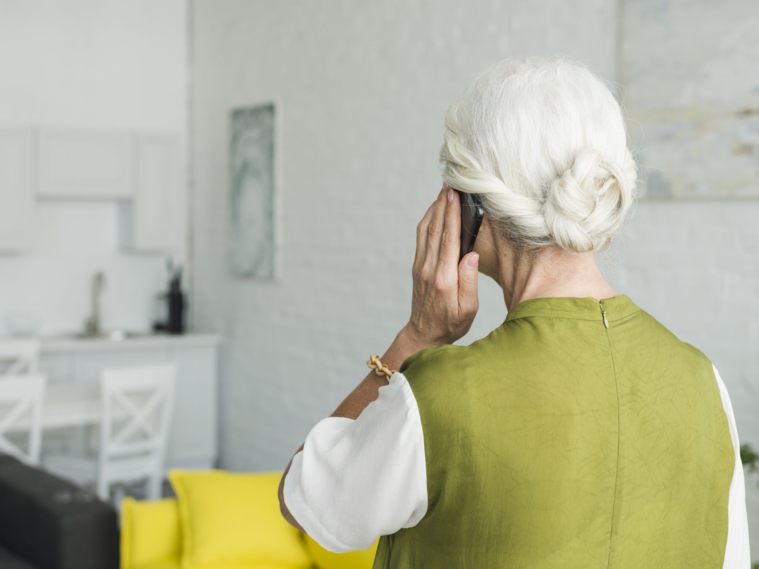 Жительница Карелии выманила у пенсионеров более 700 тысяч рублей