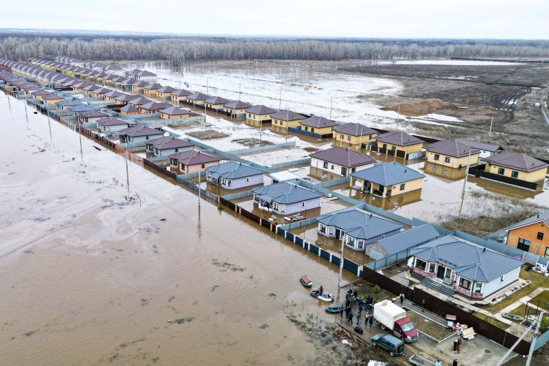 В Оренбургской области подтоплено более десяти тысяч жилых домов