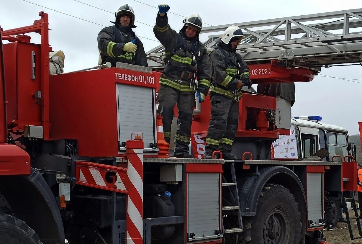 Глава Карелии пожелал пожарным «сухих рукавов»