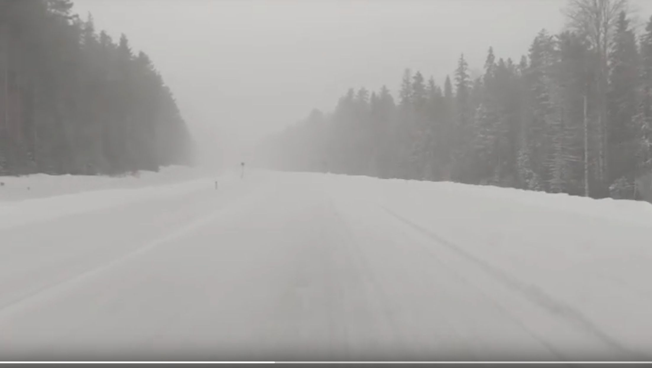 Трассу «Кола» на севере Карелии замело снегом