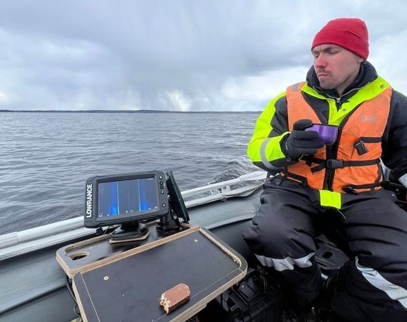 На Шотозере найдены весла и сапог пропавших рыбаков