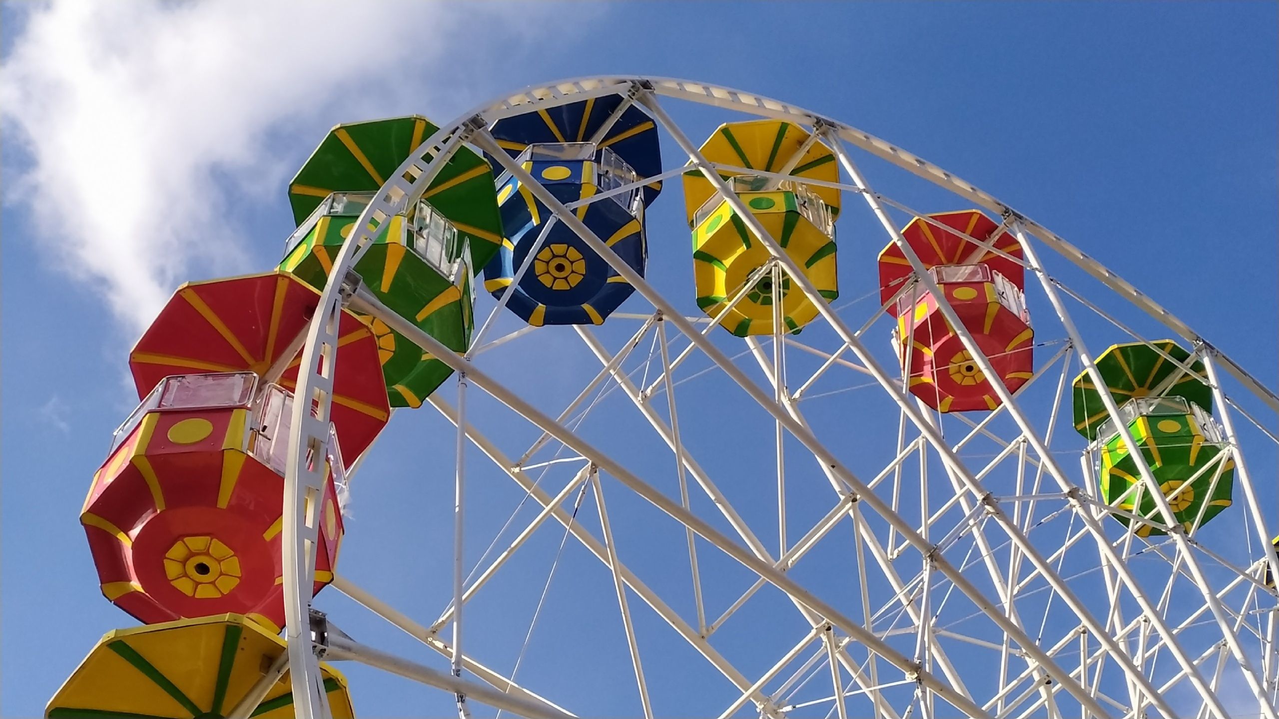 Новое «колесо обозрения» в парке культуры и отдыха Петрозаводска готово к работе