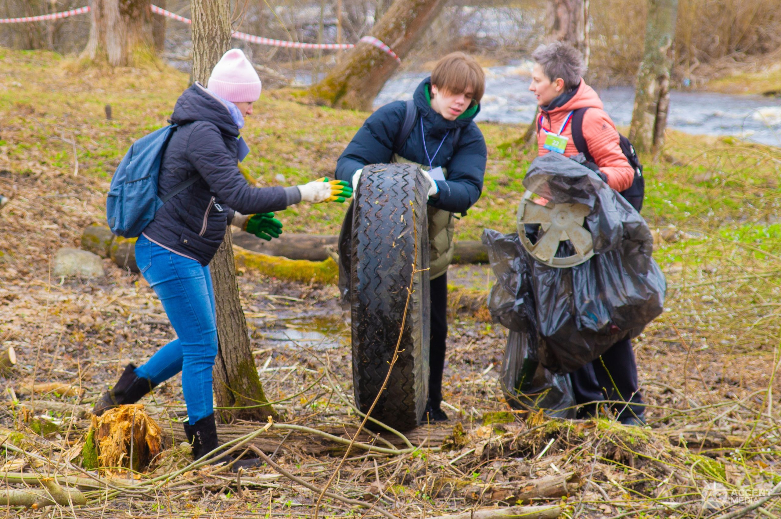 Участники «Чистых игр» собрали около трехсот мешков мусора