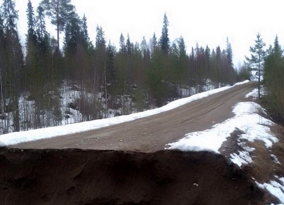 Дороги перекрыты, введен режим повышенной готовности на севере Карелии