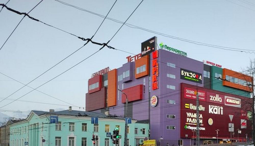 Петрозаводчан просят не паниковать из-за скопления пожарных машин рядом с «Тетрисом»