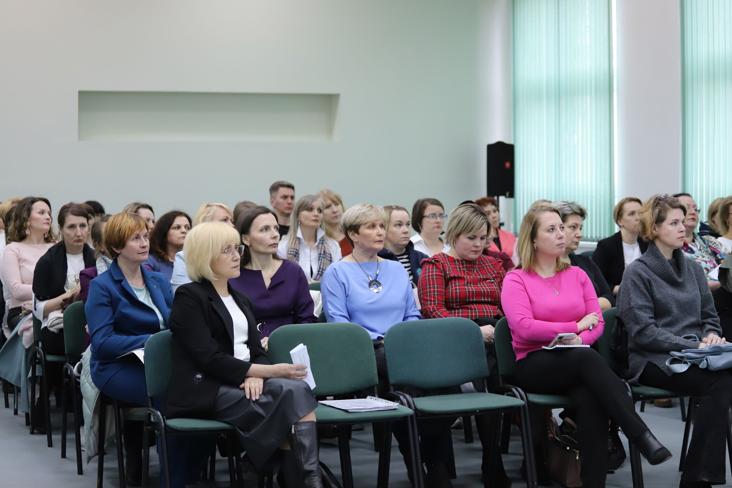 Серебряные медали и вторая попытка для ЕГЭ — о новшествах министр образования Карелии рассказал на республиканском родительском собрании