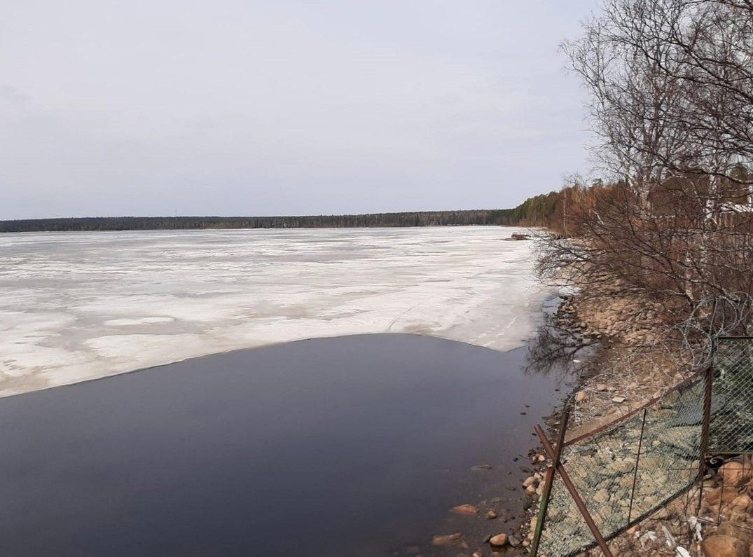 Уровень воды после выходных измерили на Лососинской плотине