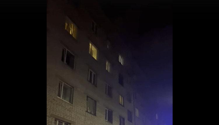 Очевидец пожара в общежитии Петрозаводска рассказал, что едва не погиб