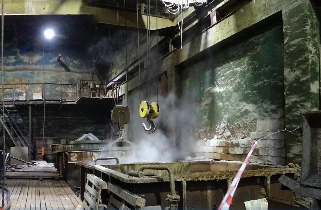 Стало известно, как рабочий на крупном предприятии в Карелии получил ожоги и травму головы