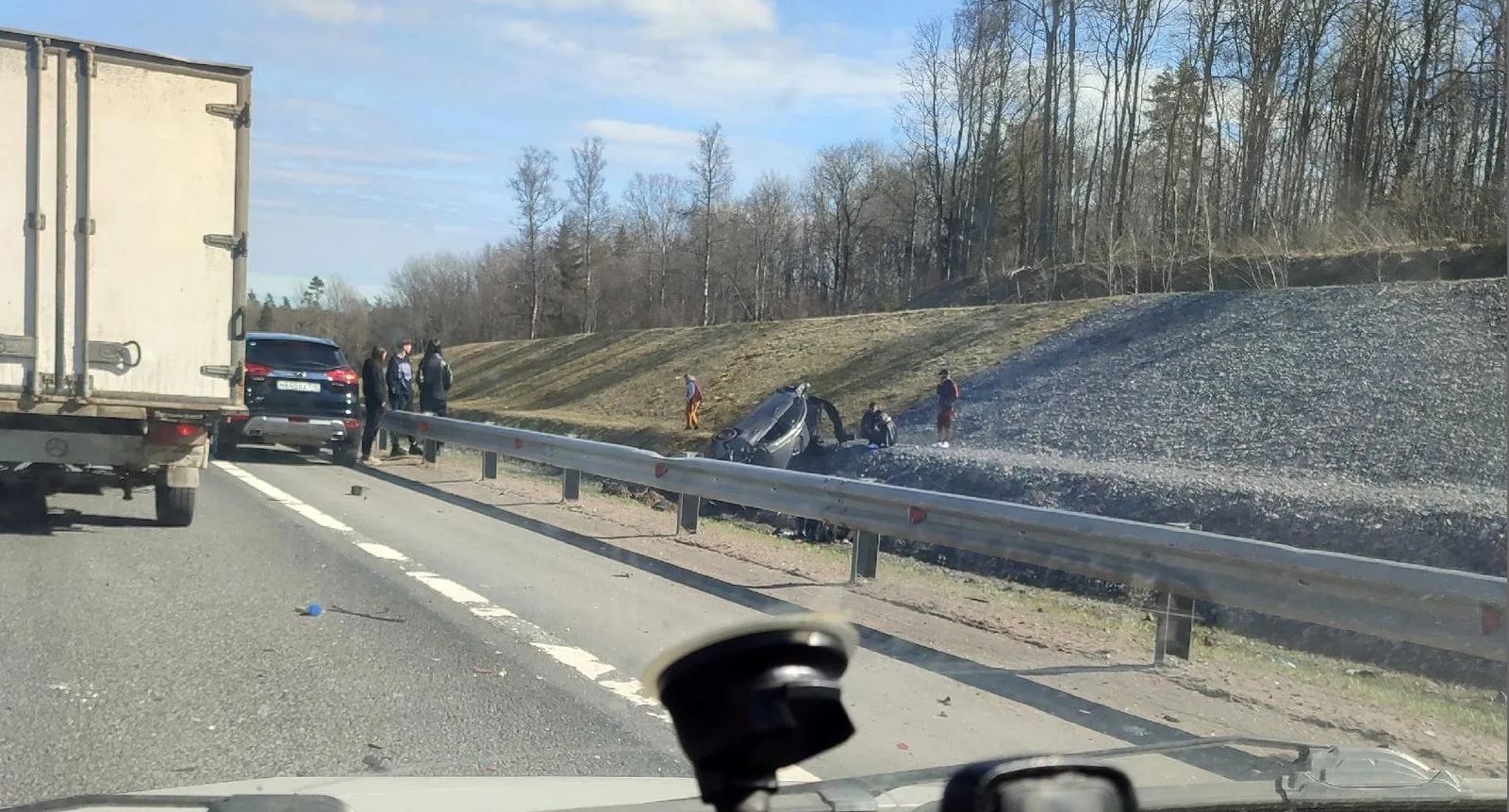Молодой человек и девушка госпитализированы после жесткого ДТП с бетономешалкой на трассе «Сортавала»