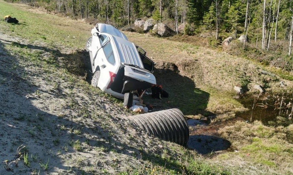 Годовалый ребенок и его мама пострадали в аварии на трассе «Кола» в Карелии