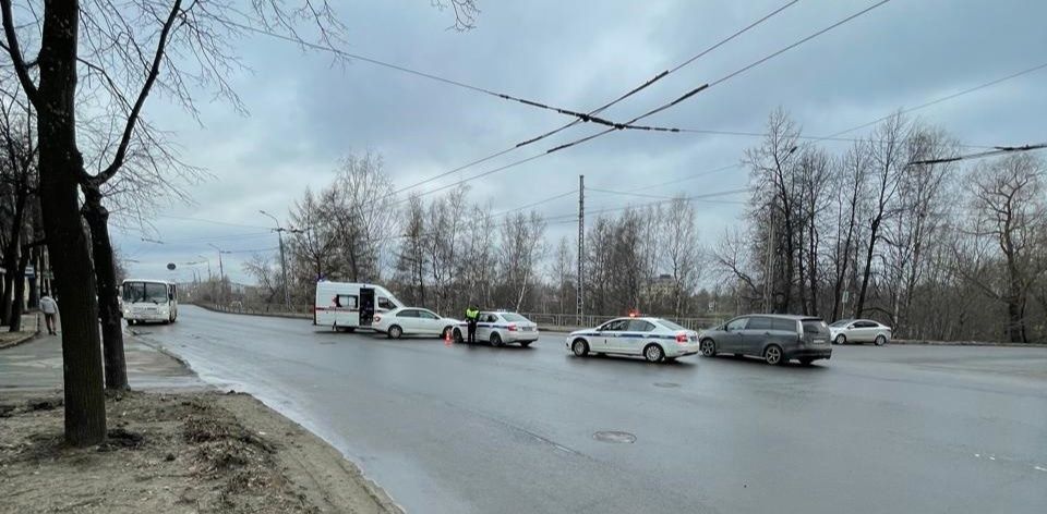 В Петрозаводске водителю стало плохо за рулем – он попал в ДТП