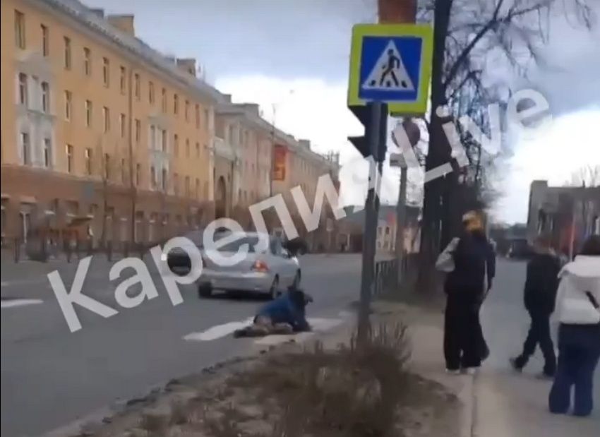 В центре Петрозаводска странный мужчина бросался под машины