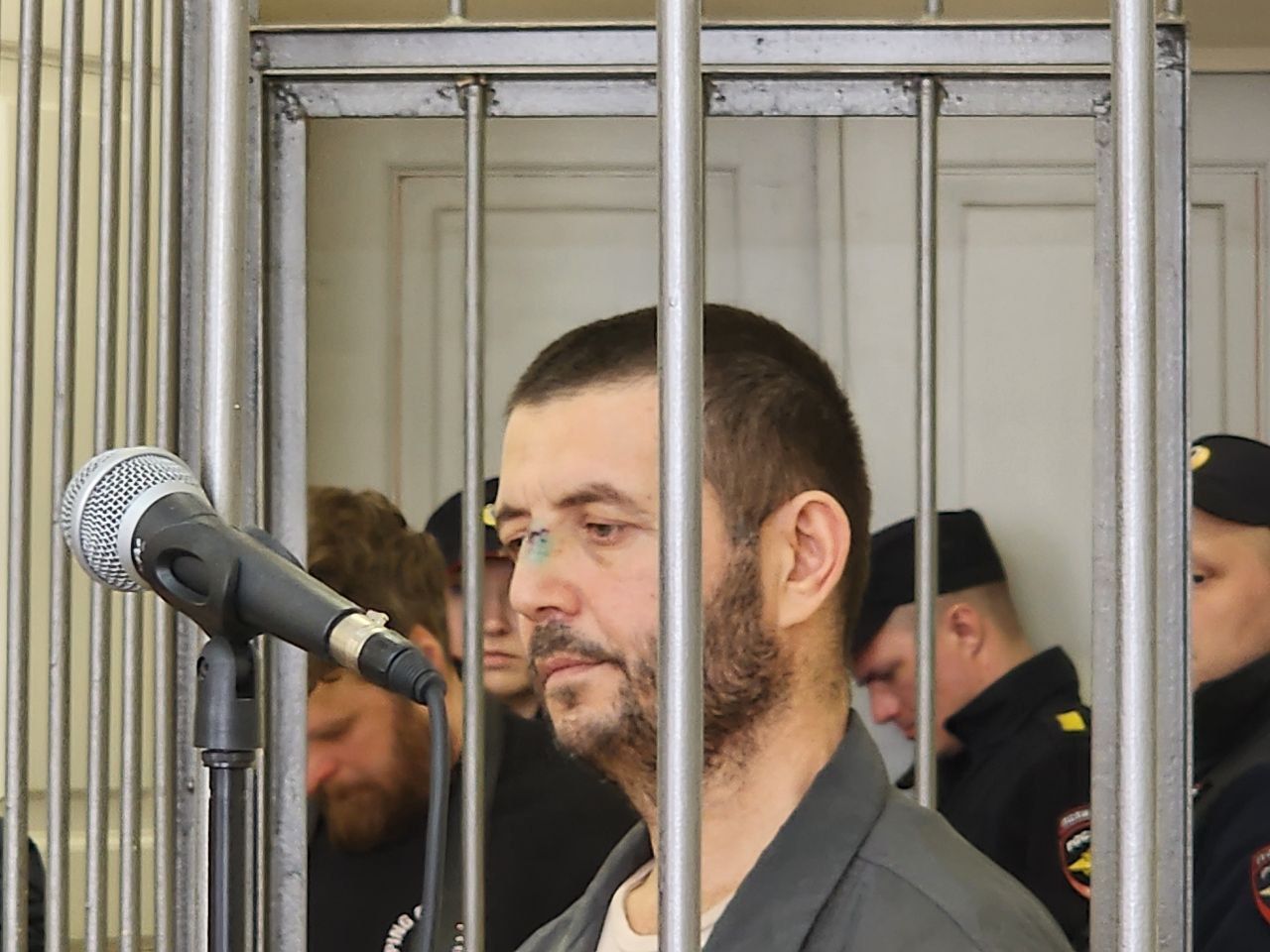 Водитель упавшего в реку автобуса рассказал свою версию смертельного ЧП в Петербурге