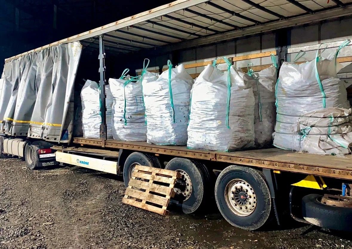 20 тонн стекла вывезли из Карелии в Санкт-Петербург на переработку