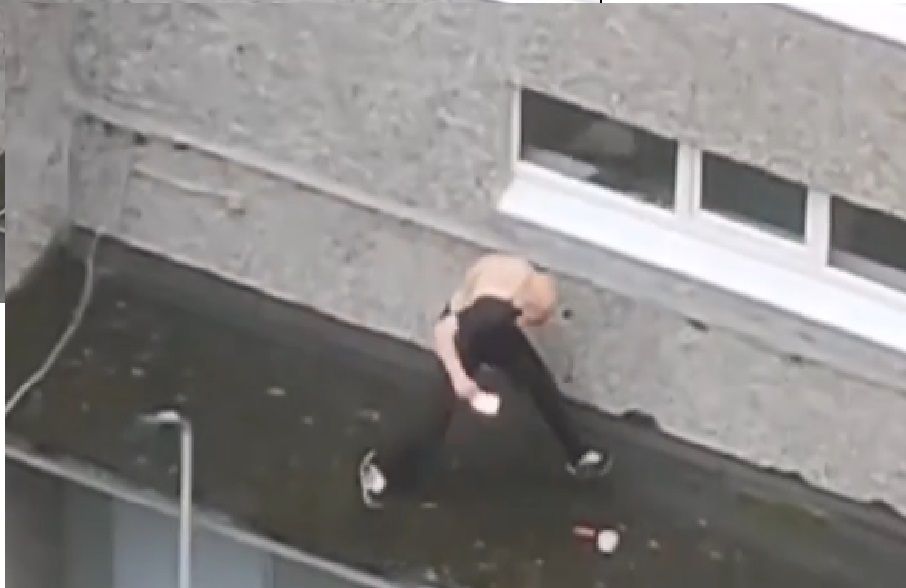 В Петрозаводске ранее судимый за убийства мужчина пугал окружающих тесаком